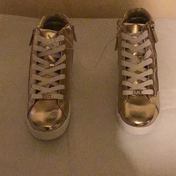 Kids shoes - Picture 1 of 7